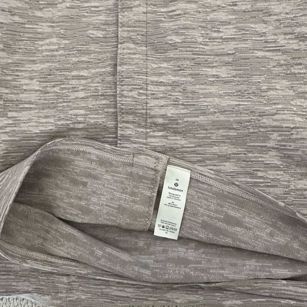 Lululemon Vinyasa Gray‎ Scarf